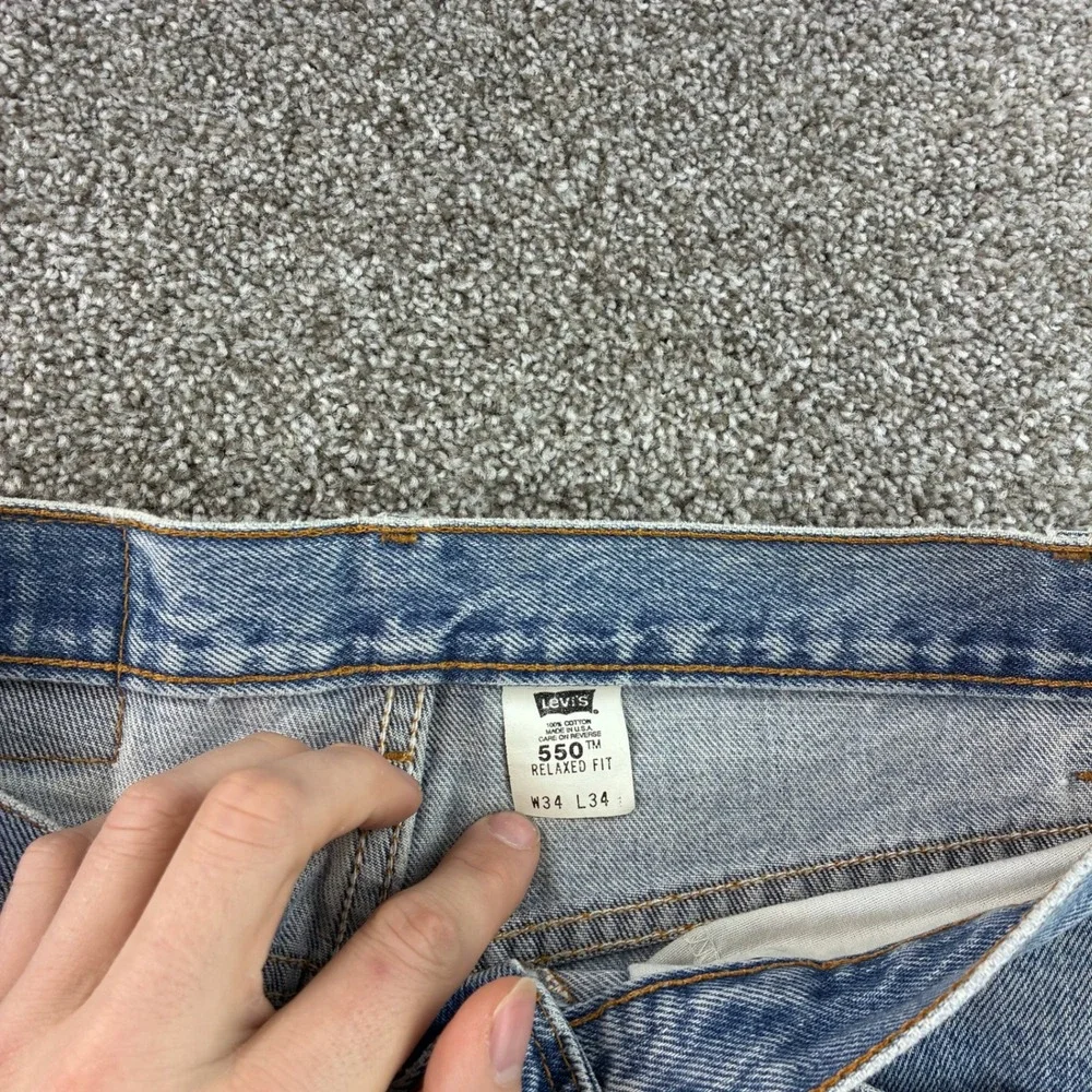 Vintage Levi's 550 Jeans Mens 34x34 Blue Denim Light Wash Regular Relaxed 90s